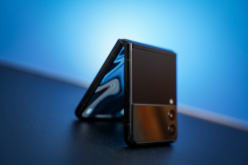 Galaxy Z Flip 3 test: Samsung opens its flap wide