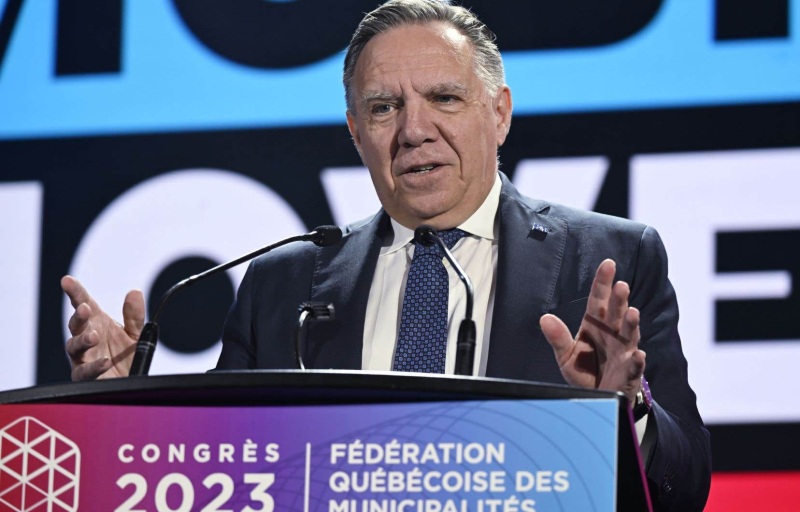 François Legault shows up empty-handed at the FQM annual conference