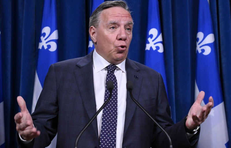 Franç ois Legault defends his about-face on the third link