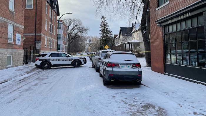Police report three dead and two injured ;s à Winnipeg