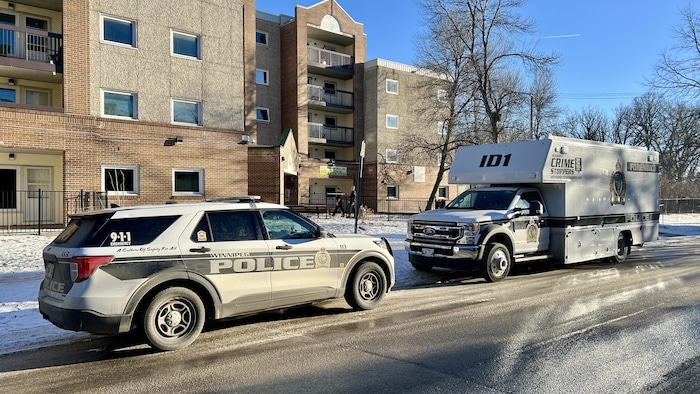 Man shot dead in Winnipeg hostage situation