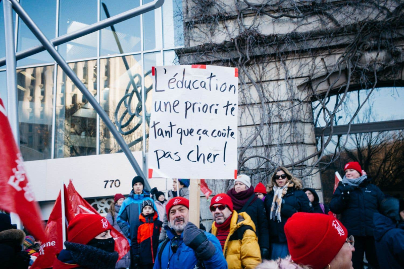 Demonstrators supported education strikers in front of Legault’s offices