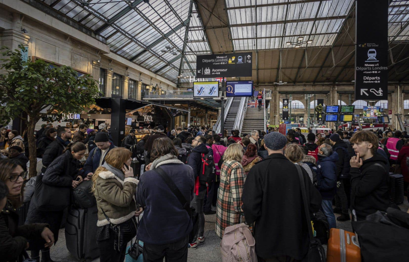 Eurostar Paris-London trains canceled due to flooding, chaos in stations