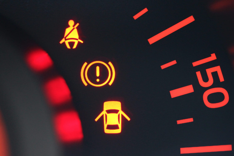 Too many motorists ignore this warning light, although it warns of imminent danger