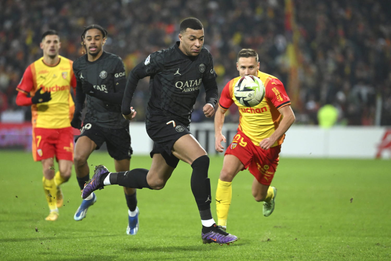 Ligue 1: Paris wins in Lens, Lyon plunges again, the ranking