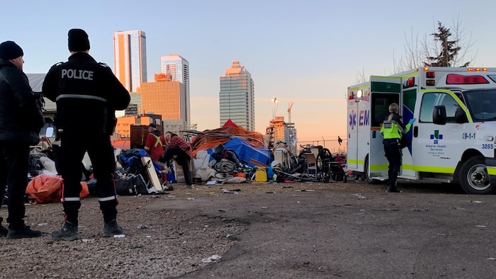 Edmonton: Dead man found in tent before homeless camp dismantled