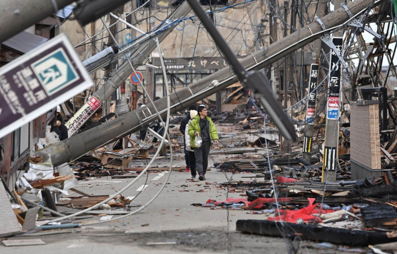 Hope of finding survivors dwindles three days after Japan earthquake