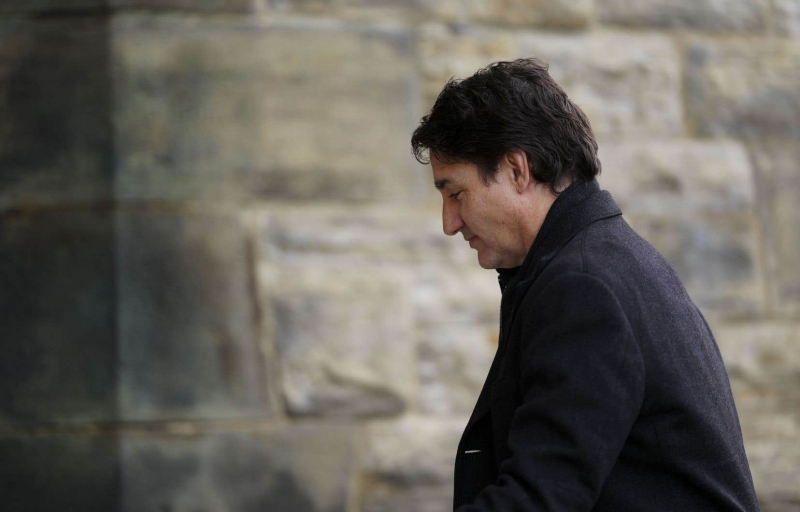 Justin Trudeau can stay with a friend, says ethics commissioner