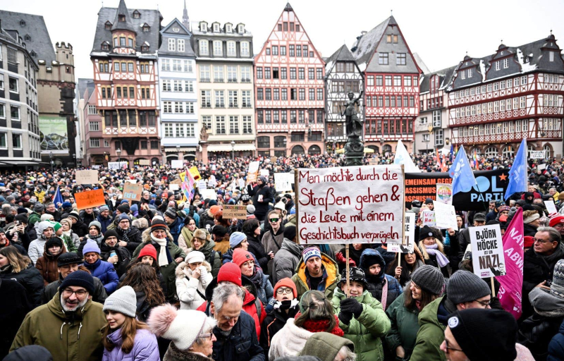 More than 250,000 Germans demonstrate against the far right