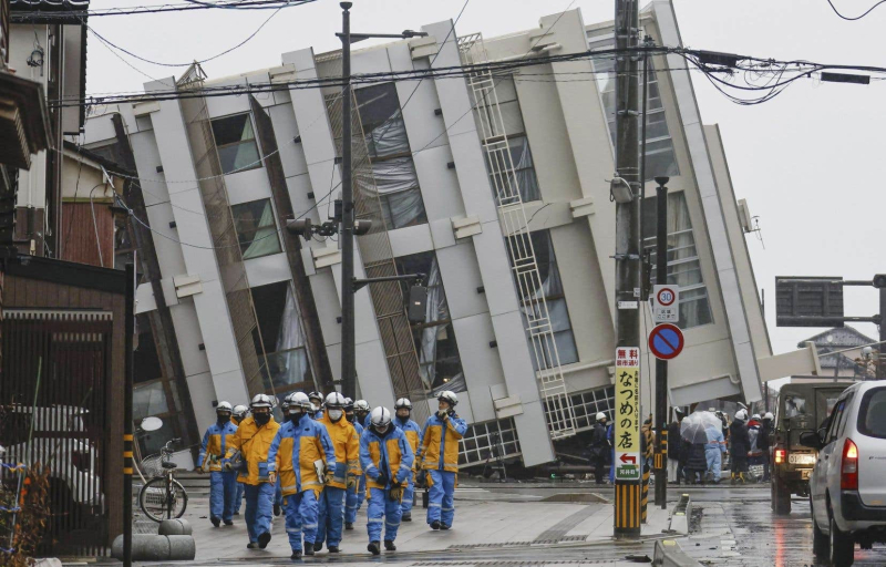 Rain complicates rescue work in Japan after New Year&#39;s earthquake
