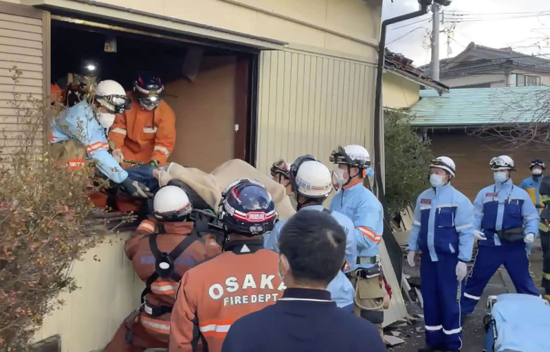 Survivors found in ruins after Japan earthquake kills 98