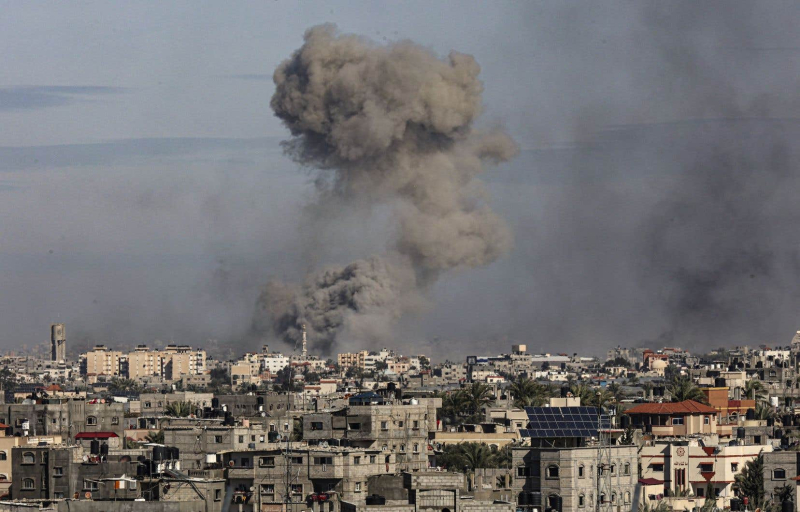 The Gaza Strip under bombs and still cut off from the world