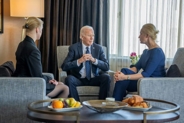 Biden meets Navalny&#39;s widow before new sanctions against Moscow are announced
