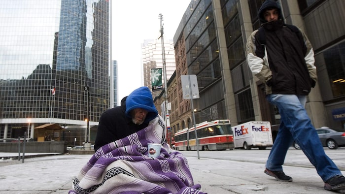 Courts: Ontario defends its panhandling law