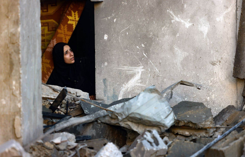 Israeli army shells overcrowded Rafah town