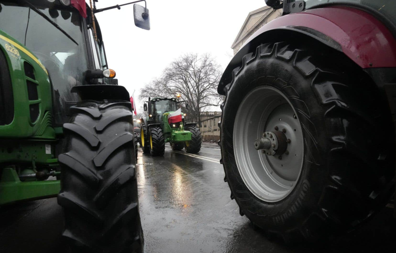 kyiv slams Polish farmers dumping Ukrainian grain