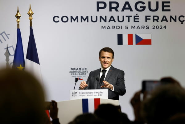 Ukraine: Macron “takes responsibility” for shaking up Westerners and warns against “the spirit of defeat”