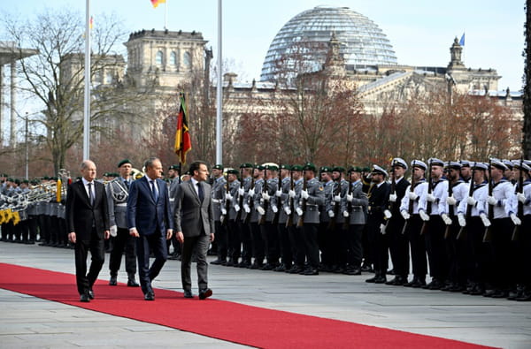 In Berlin, Macron and Scholz say they are “united” on Ukraine after high tensions