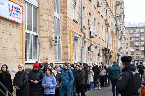 In Russia, opponents came to vote without illusion but in search of comfort