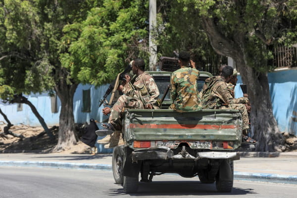 Somalia: 3 dead and 27 injured in Shebab attack on hotel in Mogadishu