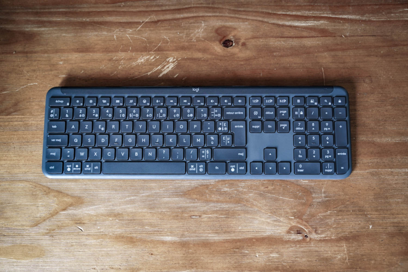 We tested the Logitech Signature Slim: the perfect keyboard for teleworkers