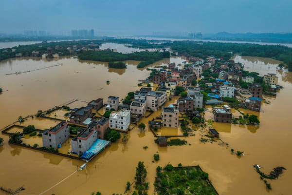 In China, red alert lifted after deadly torrential rains
