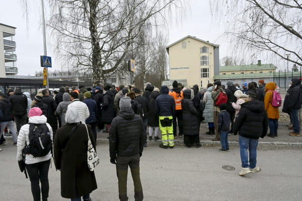 Finland: 12-year-old shoots child to death in school