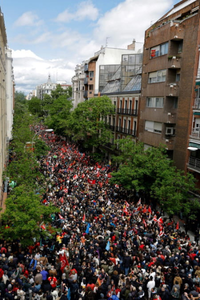 Spain: socialist mobilization to ask Sanchez not to resign