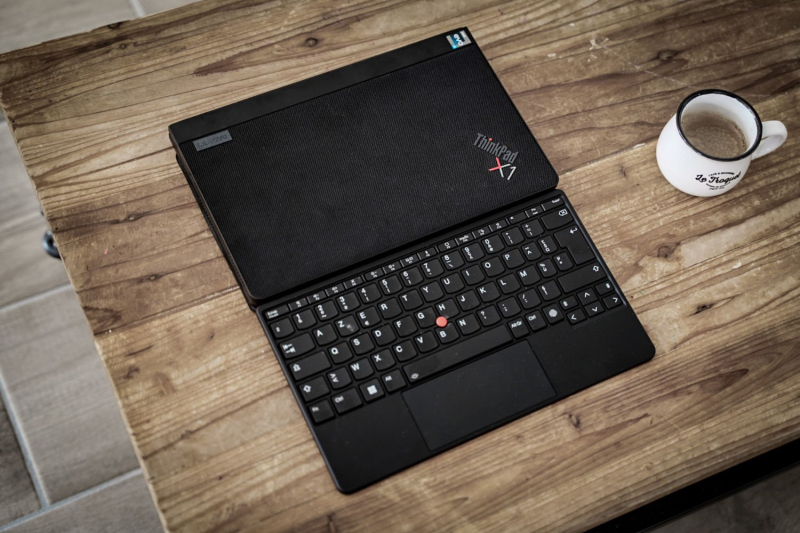 Lenovo ThinkPad X1 Fold 16 (2024) review: a 16-inch folding laptop, what is it for ?
