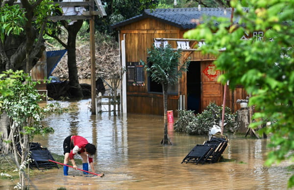 China: new violent rains predicted, victims engaged in a time trial