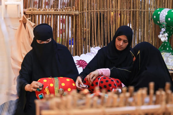 In the Emirates, women perpetuate the art of traditional embroidery