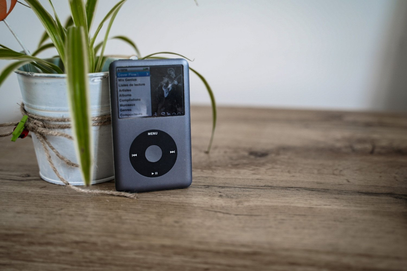 PasTech 🍉 Episode 15: iPod Classic, and Apple (re)invented music