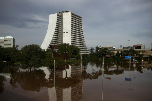 Floods in Brazil: already 100 dead, rain suspends evacuations