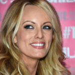 The porn actress and the president: Stormy Daniels at the helm, a few steps from Trump