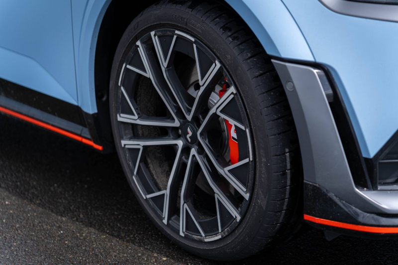 Hyundai Ioniq 5 N test: the electric car with virtual gearbox