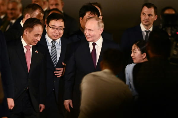 Putin in Vietnam, after the defense agreement with Pyongyang