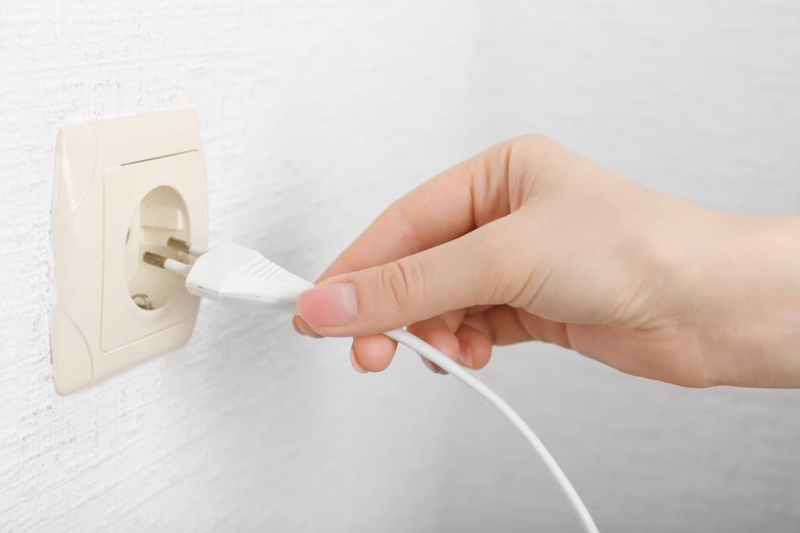 These 10 devices consume a lot of electricity. Don’t delay unplugging them!
