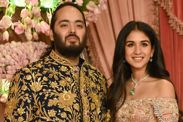 In India, the wedding of the son of the richest man in Asia resumes