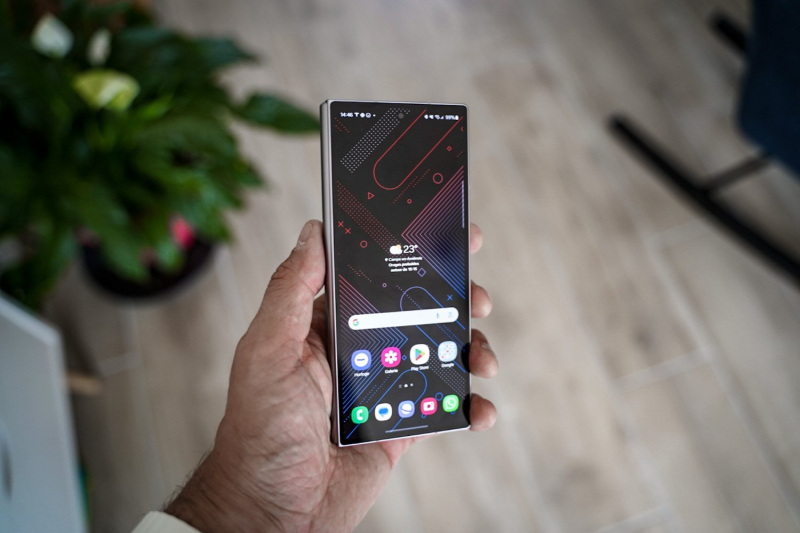 Galaxy Z Fold6 review: very expensive Samsung...