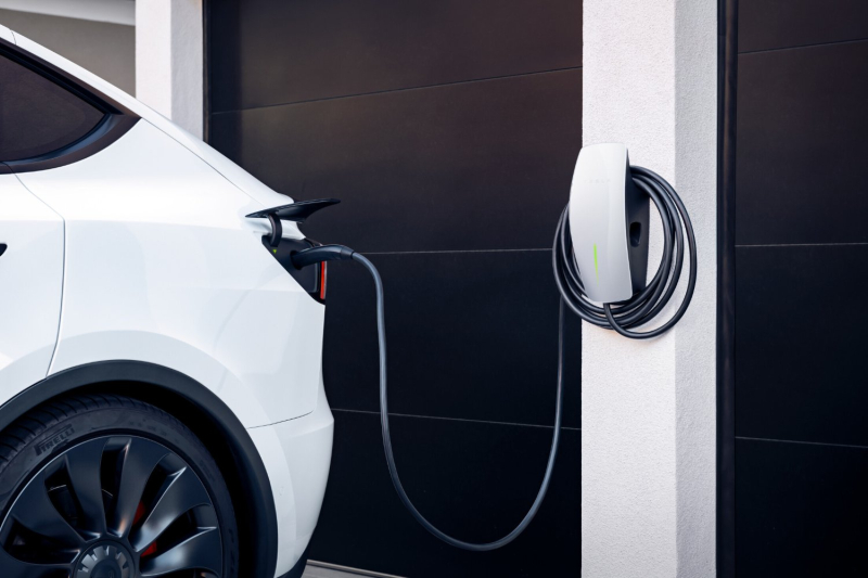 How much does it cost to charge an electric car at home ?