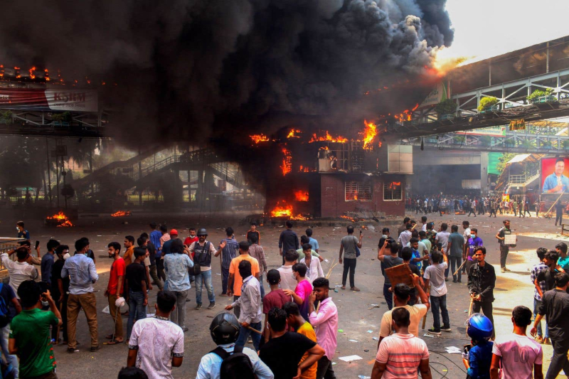 Police fire live ammunition at protesters in Bangladesh