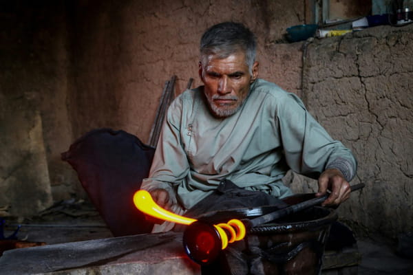 Saifi, one of Afghanistan&#39;s last glassblowers