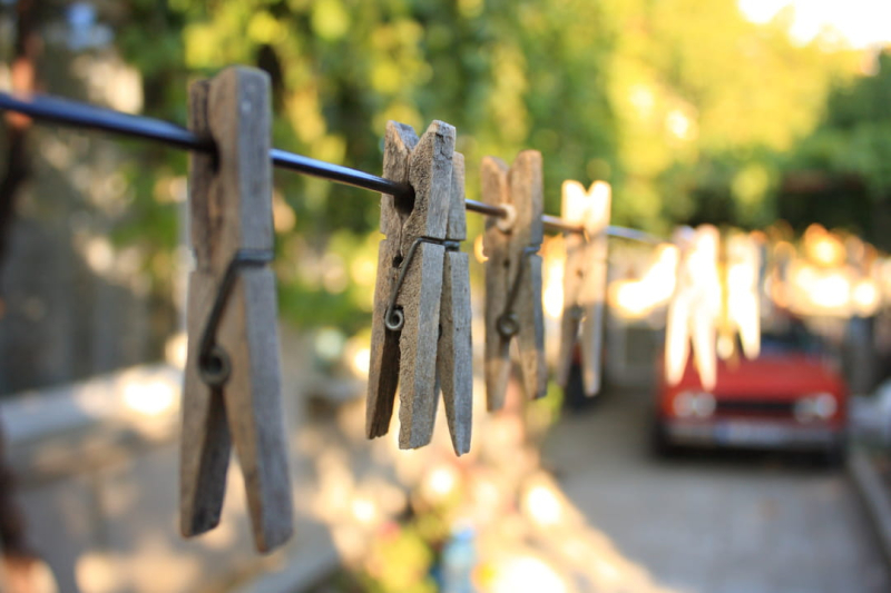 More and more people are putting a clothespin in their car, here&#39;s why