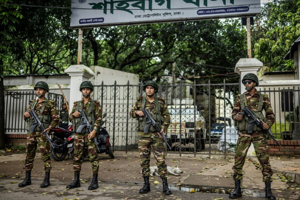 Bangladesh: Police end nearly week-long strike in capital