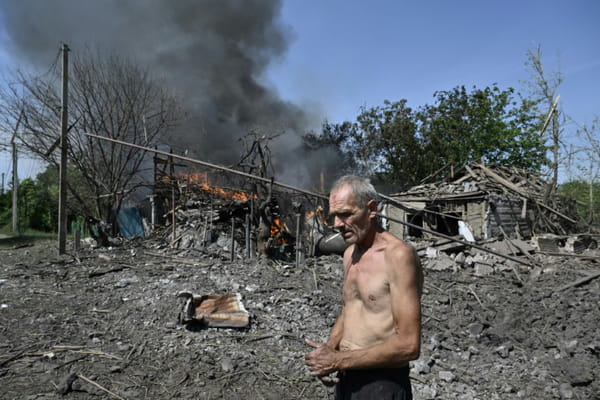 Civilians flee Russian advance near Pokrovsk in eastern Ukraine