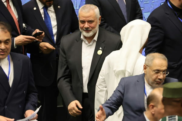 Hamas leader&#39;s funeral in Tehran, Iran and its allies prepare their response