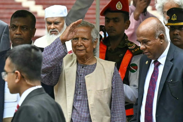 Bangladesh: Son of ousted PM warns of &#39;mob rule&#39;