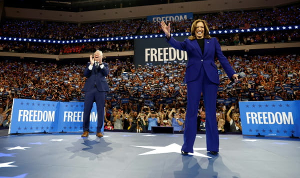 Harris&#39; running mate takes stage at Chicago Democratic convention