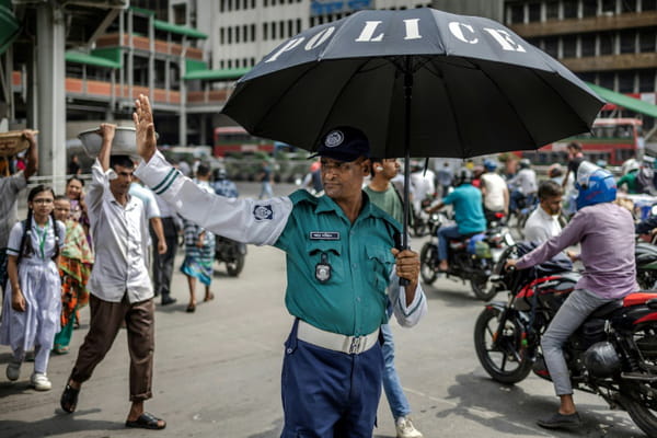 Bangladesh: Police end nearly week-long strike in capital