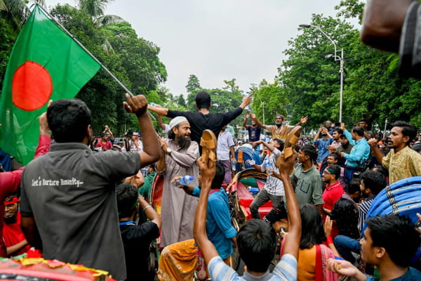 Bangladesh: Call for civil disobedience until PM resigns